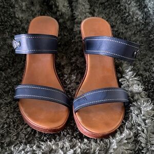 Woman's- Italian Shoemakers Sandals- Size 10